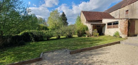 In a small village near Rémalard, old house with a surface area of about 123 m2 has retained all its charm. It consists of a living room with fireplace, a dining room, a kitchen, a toilet and a shower room. Upstairs, 3 large bedrooms of about 20 m2 a...