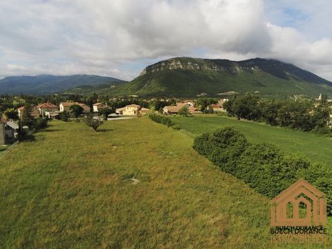 Your agency Buech Durance Immobilier offers you to acquire a plot of land in subdivision in the town of Laragne-Montéglin 05300. The subdivision Les Jardins de Montéglin will consist of 17 plots. It is located close to the city center and amenities. ...