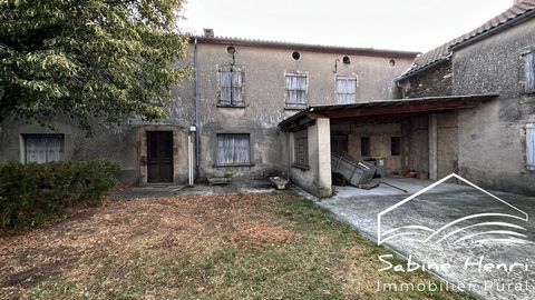 Exclusive, property composed of 2 independent houses. All the shell is in good condition, sewerage, each with an exterior and located in the heart of the village. Ideal for a rental investment. The property can be split into 2 lots, with lot 1 being ...