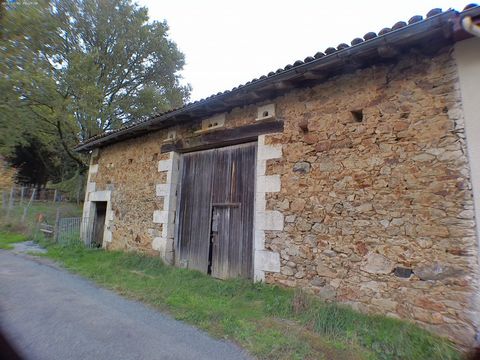 In the commune of Ecuras, land of 5190m2 with well, on the land, a barn of about 125m2. Unobstructed view, quiet area, fruit trees. Electricity meter on site and water meter in the field. Work to be done: roof of the barn. - Advertisement written and...