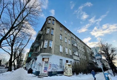 Address: Berlin, Indira-Gandhi-Straße 8-9 Property description The 2-room apartment is located on the 1st floor of the old building: – Classic old building – Living room with balcony access, super sunny! – Living room with balcony access, super sunny...