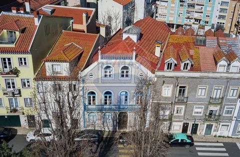 Description BUILDING WITH GARDEN OF 480m². IN LISBON Building intended for housing with the first floor ready to move in! With a gross private area of 707.75m² and 185m² of implantation area. It has a fantastic garden with 480m². 4-storey building, w...