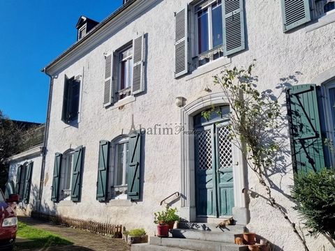 40 minutes south of Pau, in the heart of a charming village, this superbly renovated Maison de Maître (230 m²) offers 7 bedrooms, a living room, a dining room, an equipped kitchen, a shower room, a terrace, 2 outbuildings, on a 1,300 m² garden with a...