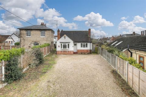 This well-presented, detached bungalow is conveniently located on the outskirts of Chelmsford City Centre within walking distance to amenities and transport links. The property boasts an outstanding frontage offering excellent scope for further devel...