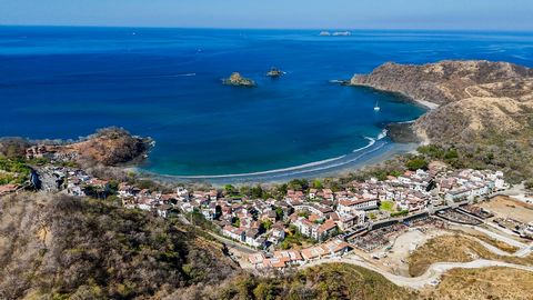 It’s YOUR time to live your BEST life! Check out this gorgeous ocean view lot in El Prado, the second phase of Las Catalinas. Lot 90 is 314.59m2 has full ocean views and a total pre-approved building footprint of 407.9m2 to construct a custom home an...