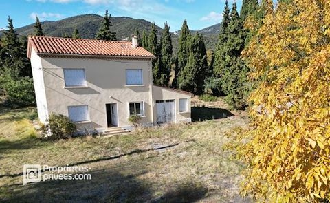 50 minutes from Perpignan, large house, T7, garage, garden, barn. Watch the virtual tour and the aerial drone video by clicking on the attached links. In the countryside, come and discover in Caudiès-de-Fenouillèdes this large house on its magnificen...