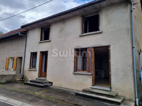 REF 18620 EP - CHAUSSIN sector - Strong potential to update and develop for this village house. Kitchen, dining room, 4 bedrooms, bathroom, toilet, convertible attic and outbuildings. Land of 420 m² with garage. To have ! 70,000 euros Swixim independ...