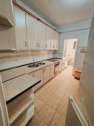 This fantastic apartment for sale is located in a building of only two houses, which guarantees privacy and tranquility. The house needs some updating, even if it is completely habitable. The house located on the first floor of the building has 3 bed...