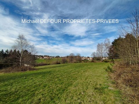 Sainte-Sigolène 43600 parcelle de terrain constructible d'environ 755 m² prix de vente 49 000 euros présentée par Michaël DEFOUR O6 49 09 83 40. Située à 6,5 km de Monistrol-sur-Loire et de l'accès à la RN88, à 500 mètres du centre-ville et de toutes...