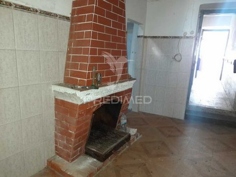 Typical Alentejo house with backyard in need of some restoration work. The property has a living room, two interior bedrooms, a kitchen with a fireplace and a backyard with a terrace and annexes. An excellent property for your dream holiday in Alente...