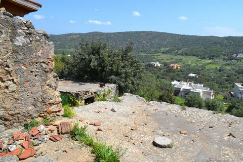 Located in Agios Nikolaos. Traditional Cretan house for renovation only a short drive from the cosmopolitan tourist town of Agios Nikolaos and to several award winning sandy beaches. The house is in the valley of Lakonia in the small hillside village...