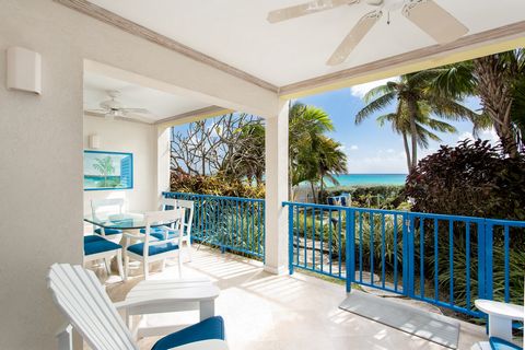Located in Oistins. Apartment 102 at Maxwell Beach Villas is a 2-bedroom, 2-bathroom gem nestled along the stunning South Coast of Barbados, perfectly situated between the vibrant St. Lawrence Gap and the charming town of Oistins. This beautifully ap...