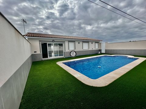 Located in . This beautiful new build Villa is located close to Lorca. The plot size is 1,300m2 which is totally fenced off with an electric gate for access. It consists of 3 bedrooms and 2 bathrooms (1 en-suite).The size of the property is 105m2.  T...