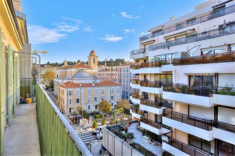 Newly refurbished 77 m2 3-room apartment located on the 4th and top floor with 10 m2 balcony offering an unobstructed view of downtown Nice. This beautiful apartment offers a bright living room with a fully fitted and equipped kitchen. Then there are...