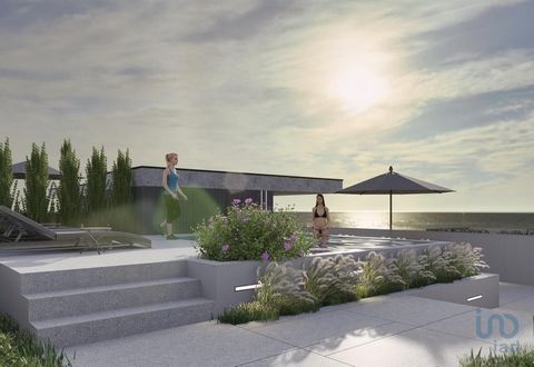 Deslumbrante Penthouse com terraço privado e piscina com vistas de mar! Esta cobertura tipo T3 oferece uma experiência de luxo incomparável. Com uma varanda de 31m², terraço de 105m² na parte superior, piscina, jardim, churrasqueira e área de lazer c...