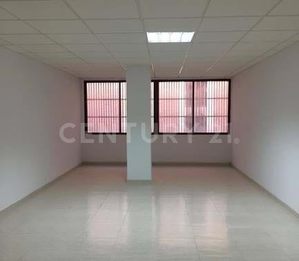 Are you looking to buy Commercial Premises in Cartagena? Excellent opportunity to acquire property this Commercial Premises with an area of 121 m² located in the town of Cartagena, Murcia. It is a central office, located on Calle Mayor. It is a busin...