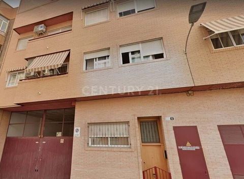 Unique opportunity! We announce the sale of a parking space in the heart of the Barrio de La Florida! Characteristics of the property: Location: Calle Jaime Niñoles 18. Space: Large parking space of 14 square metres. Access: Easy access and manoeuvra...