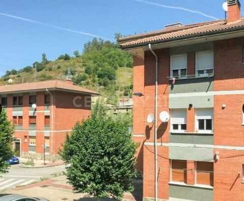 Chcesz kupić 2-pokojowe mieszkanie w Mieres del Camino o powierzchni 55 metrów kwadratowych? Doskonała okazja do nabycia tego apartamentu mieszkalnego o powierzchni 55 m² dobrze rozłożonego na 2 sypialnie i 1 łazienkę położonego w miejscowości Mieres...