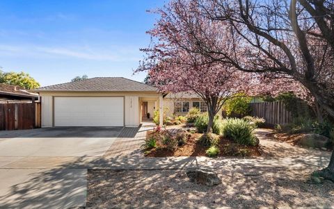 EXCEPTIONAL HOME INSIDE & OUT! Situated on a quiet tree-lined street, take in the foothill views as the curb appeal draws you in. Discover a functional floor plan with an updated interior and hardwood flooring throughout. The spacious & bright living...