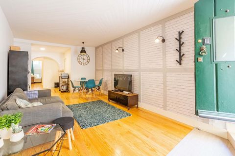 Come and discover the magic of Alfama, one of Lisbon's most authentic and charming neighborhoods. I present to you this excellent 3-room apartment, located just a few steps from the iconic Fado Museum and Lisbon's cruise terminal. This property offer...