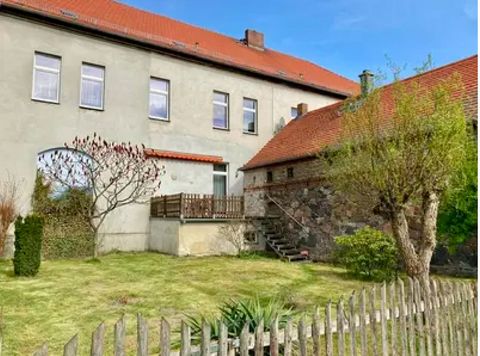 We are pleased to offer our 150 sqm 4-room apartment, which is located in the beautiful and serene Heidekrug. The bright and spacious apartment is perfect for a large family or a shared accomodation by professionals, who value wide open country scene...
