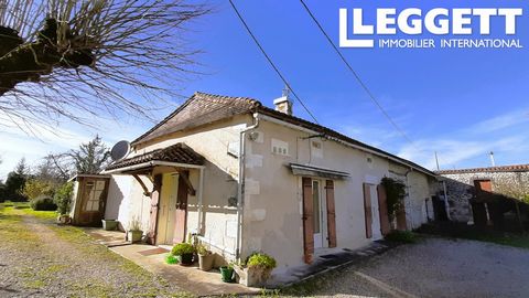 A27894JJE24 - Old stone house of 83 m² comprising a fitted kitchen with tiled floor and fireplace that holds a wood burning stove/oven.. Living room, hallway leading to 2 bedrooms and a shower room with walk-in Italian shower, washbasin, toilet, heat...