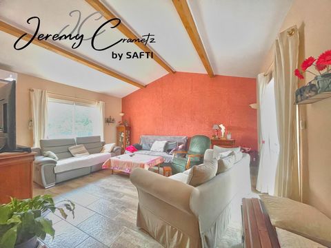 Bélinda and Jérémy offer you, located in a very quiet area of ??the town of Carcès, this magnificent villa offers a clear view and an exceptional living environment. Built in 2010 on a generous plot of 3,500 m2, this single-storey property offers abs...