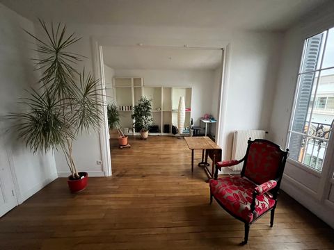 Beautiful, bright, 3-room apartment located on the 5th floor of a very well-maintained condominium in the town of Malakoff. This 54 m2 apartment is composed of a spacious entrance leading to a large living room with two large windows and double door ...