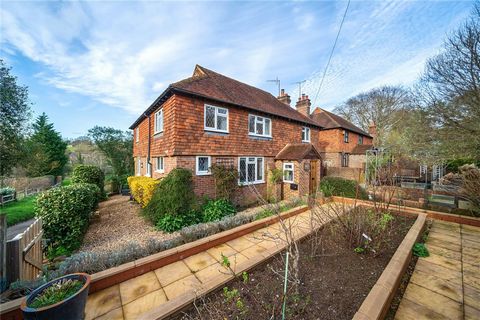 OPEN HOUSE SATURDAY 20th APRIL 1.30pm - 3.30pm VIEWINGS BY APPOINTMENT ONLY Welcome to this peaceful four-bedroom cottage nestled in The Surrey Hills countryside and tucked away on a private road, in the highly sought-after village of Shamley Green. ...