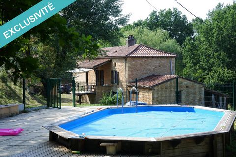 In our beautiful Lot countryside, located on land of more than 3.4 hectares of meadows and woods, you will appreciate the calm, the quality renovation and the charm of these two independent houses. Very rare : not overlooked. A first house of 76 m² w...