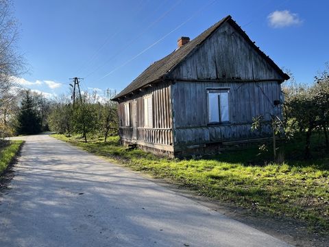 Detached wooden house to be renovated on a plot of 3780 sq m planted with fruit trees and apple trees in Zakrzów, Łaziska commune, Opole Lubelskie district. House: - usable area 40 sq. m. -on a plot in the shape of a rectangle with area of 3780 sq. m...