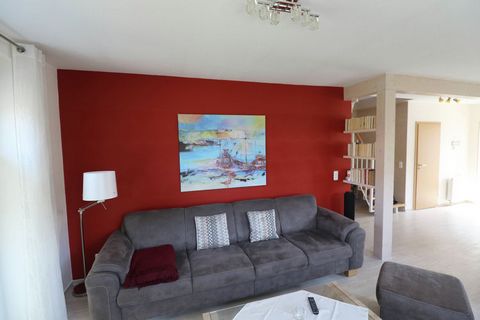 This cosy holiday home, located close to the Wieder Bodden sea and with a nice sauna in the garden, is located in Wiek. The house has 3 bedrooms and can accommodate 6 people, ideal for a family or household. The house has a nice garden with a terrace...