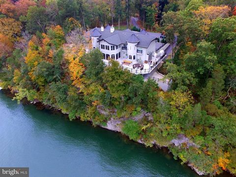 Graycliff Hall is a magnificent, elegant CUSTOM RIVERFRONT13,545+ SQ. FT HOME, RETREAT CENTER in the style of a 15th Century Tuscan Costello. Sited on 13+ acres on the end of a long wooded driveway, the estate features Magnificent 180 degree Potomac ...