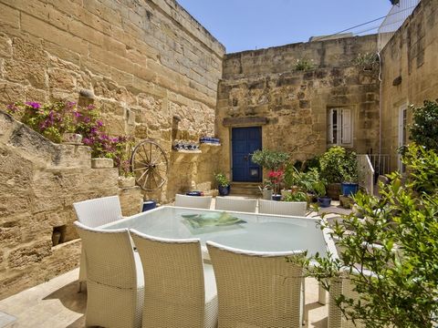 A welcoming expertly converted House of Character situated in DIngli a village in the north of the island just a stone s throw from the stunning Dingli Cliffs and a five minute drive from the Majestic Mediaval City of Mdina. Located close to all amen...