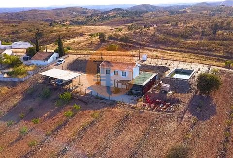 Land with 37,800 m2, with an warehouse, water tank and legalized borehole, in the locality of Corte António Martins in Tavira. Warehouse with several rooms, three bathrooms, two rooms, porch, two storage rooms, two kitchens. The Armazem has a fire al...