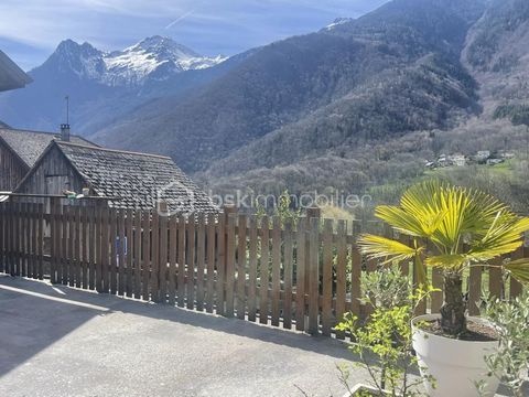 To be seized in the heart of the Maurienne, 30 minutes from Albertville and 20 minutes from Saint Jean de Maurienne, in a quiet village with a breathtaking view of the mountains, near the ski resorts. This house of 108m2 on the ground and three floor...