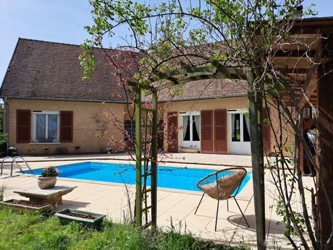 Dpt Saône et Loire (71), à vendre maison P6 de 185,41 m² - Terrain de 6 579,00 m² - Plain pied