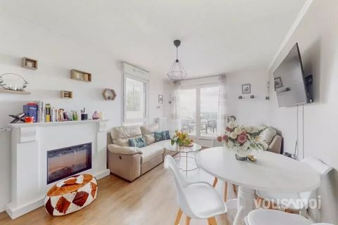 VOUSAMOI invites you to discover this F4 apartment, ideally located in the peaceful area of Les Coteaux in Sannois. Nestled in a secure and quiet residence, this 2018 apartment will seduce you with its comfort and practicality, without the need for w...