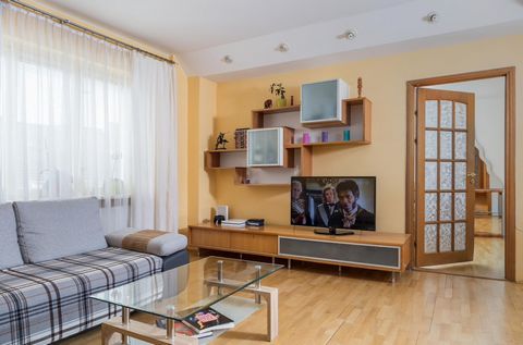 Private room for 1-2 person/s. The building stands on quiet street very close to a metro station Flora and Zelivskeho, tram stop and shopping mall. You will access to your bedroom, the living room, the kitchenette and the bathroom with toilet. In apa...