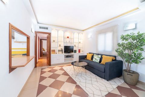This beautiful 3 bedroom apartment is located in the center of Seville, in the Feria area, one of the streets with the most personality of the city, located in the Old Town District. It owes its name to the fair or Thursday market held there since th...
