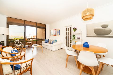 The Good Neighbour Lisbon apartments presents this amazing apt 5 minutes walking from the center of the beautiful city of Cascais. Has an amazing view over Cascais bay where you can be relaxed, quiet, working enjoying the unique view of the beautiful...