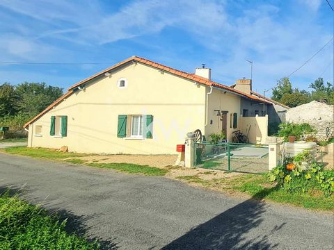 In the heart of the peaceful heights of Saint Aulaye Puymangou, house Semi-detached on one side only, ideal pied-à-terre! It benefits from a small garden, and an old sheepfold carefully renovated into a summer kitchen. Inside, you'll discover surpris...