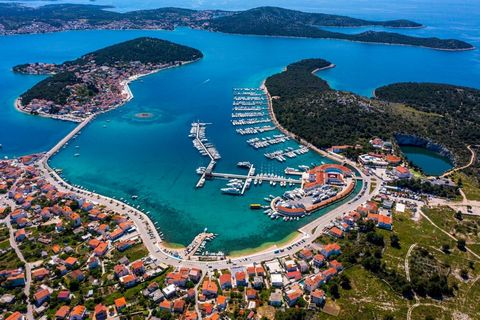 Elegant boutique hotel in a great location by the beach! It is located in a quiet bay ideal for rest and escape from everyday hustle and bustle. The UNESCO city of Trogir is only 20 km away from the hotel, Šibenik 30 km, and Split Airport 27 km. Exce...