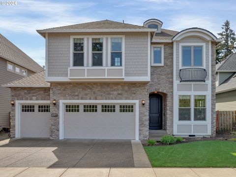 This wonderfully well cared for home is situated near Tualatin High School, Ibach Park and is just minutes from I5. Located on a Dead End street with a large park-like greenspace/pond behind it, there is plenty of privacy & easy access to local ameni...