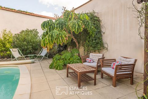 15 minutes east of Carcassonne, in the heart of a typical Aude village, you will be amazed to discover this timeless house. Developing a surface area of approximately 230m2, on 3 levels, this property achieves the synthesis between modern comfort and...