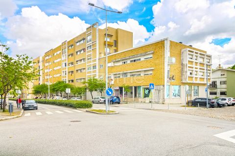 Identificação do imóvel: ZMPT566596 If you like: • Living in an area close to all main accesses and services • Have the possibility of enjoying a completely renovated apartment • Enjoy a balcony • Have a parking space to park your vehicle safely You ...