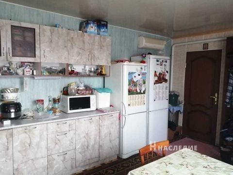 Номер в базе компании: 24462081. Продажа кирпичного дома Ростовская обл., Аксайский р-н., ст-ца. Старочеркасская. Общая площадь 85 кв.м., участок 13.2 соток, фасад 20 метров, свет, вода, газ в доме. Теплый уютный дом в станице донского казачества. Ра...