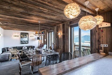 Grote appartementen van ruim 100m2, geschikt voor 8 tot 10 personen, op slechts 250 meter van de skiliften. Aan het sneeuwfront zijn ze dus op ski's bereikbaar vanaf de Tovets-piste. Ze liggen ook in het centrum van Courchevel 1850, dicht bij de plaa...