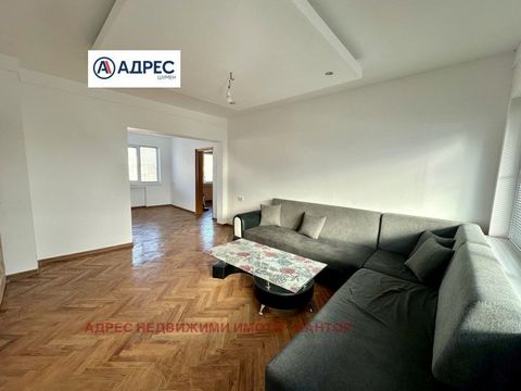 Appelez maintenant et citez ce CODE : 640733 Appartement en brique de deux chambres après une rénovation MAJEURE du Blvd. Slave! L’appartement fait 77 m². et avec la disposition suivante : couloir, deux chambres, salon, cuisine, terrasse et deux sall...