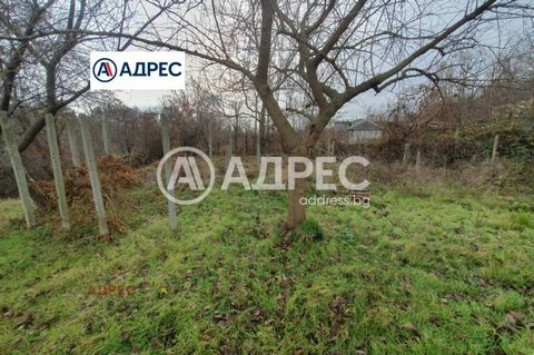 We offer a plot of land in the district. Sunrise with DUP. The property falls within zone ZHM1 with construction parameters: density 30%, Kint 1, height - 10 m. The communications are on the border, there is a possibility to turn on domestic sewerage...